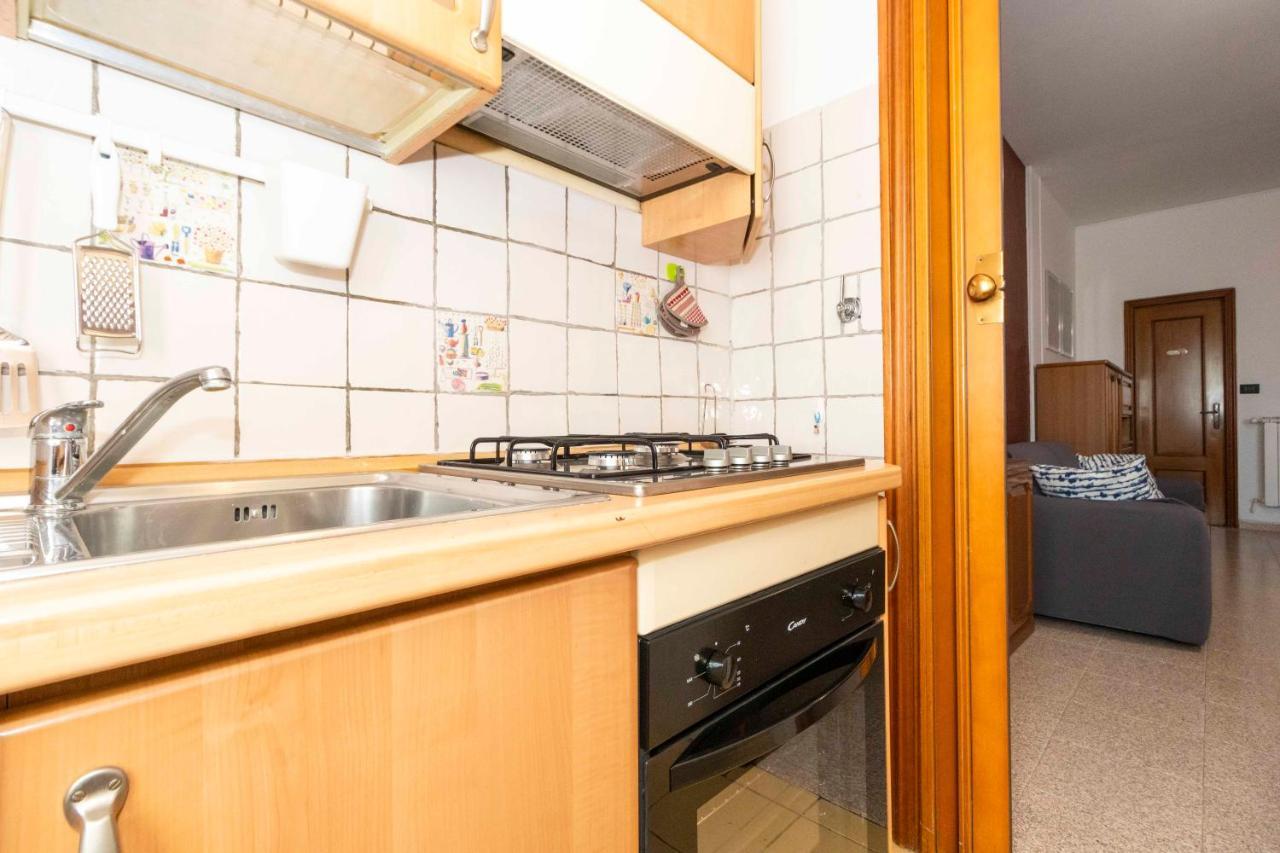 Cityview Balcony Flat Apartment *